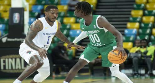 دوانس السنغالي يتأهل لنهائي الدوري الإفريقي للسلة وينتظر الفائز من الأهلي وستاد مالي 